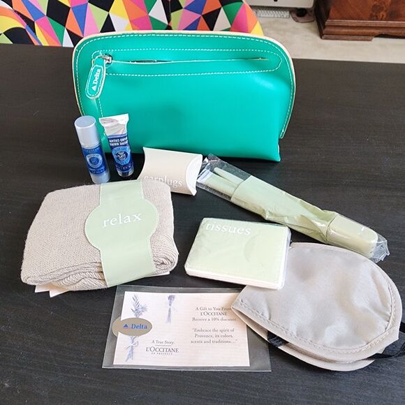 RARE Vintage DELTA Amenity Travel Kit Green Business Class Delta One - Picture 1 of 4
